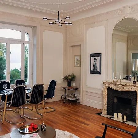 Eleve Collection - Riviera Escape Apartment *