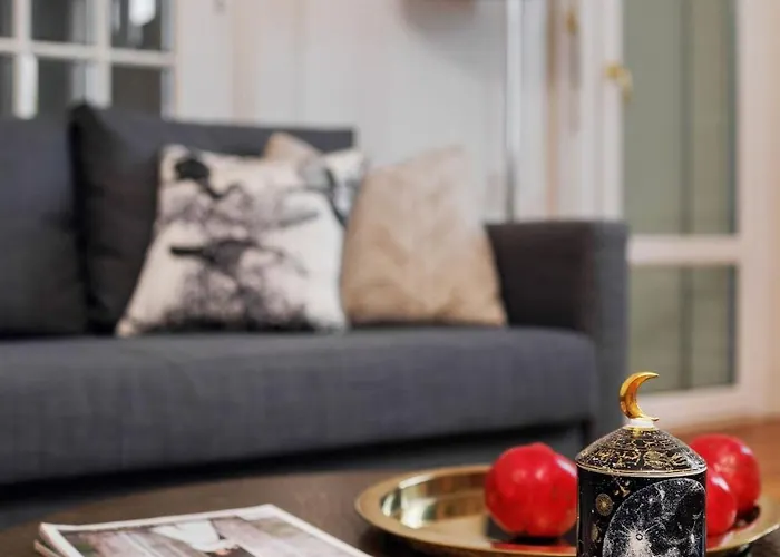 Eleve Collection - Riviera Escape Apartment *