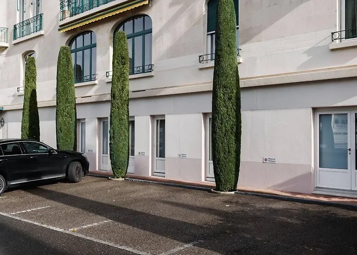 Eleve Collection - Riviera Escape Apartment